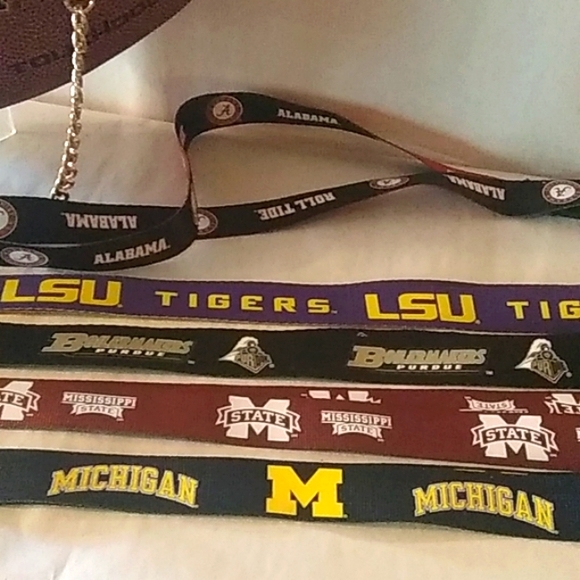 HANDMADE Football Purse (NCAA COLLEGE TEAMS) 🏈 - Picture 7 of 16